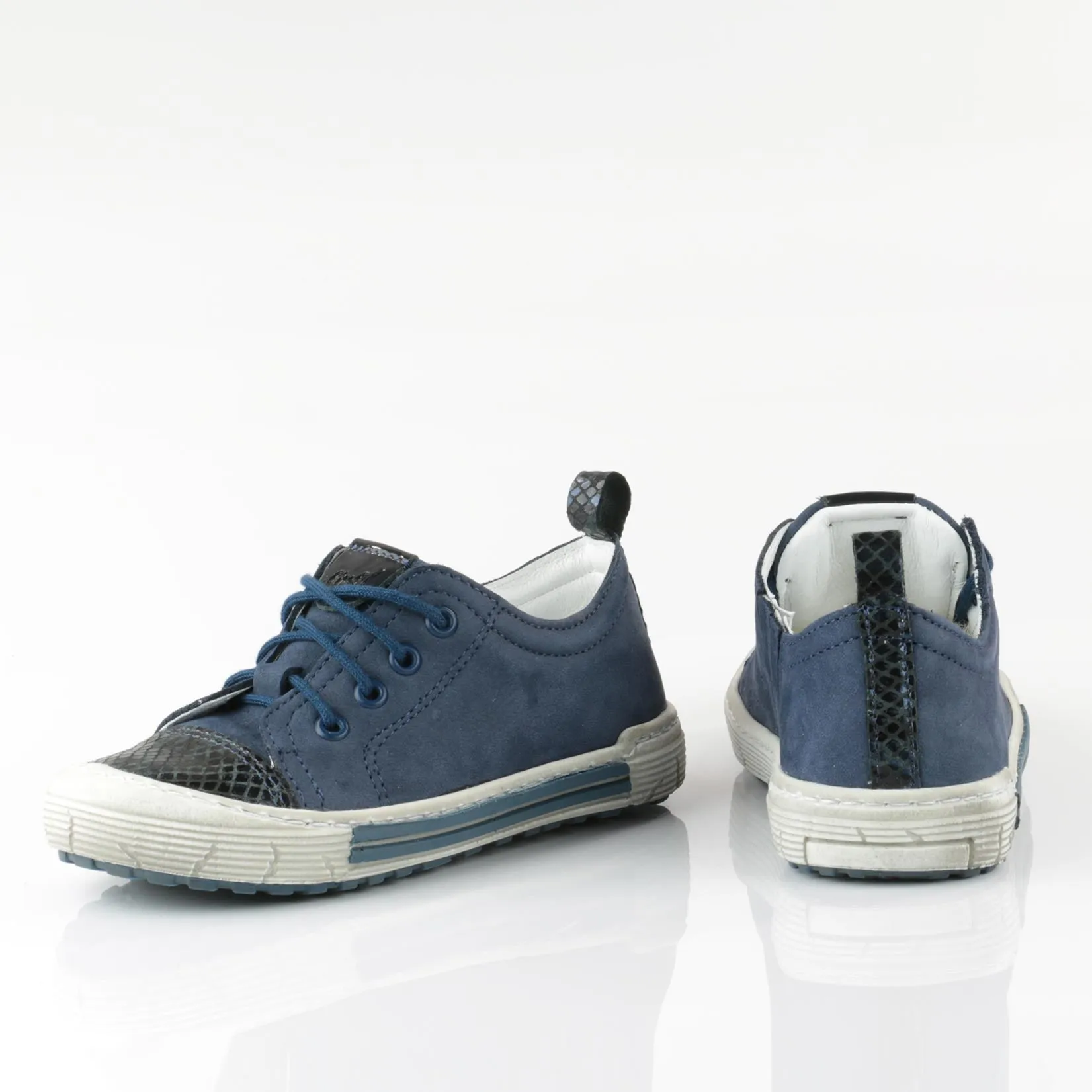 (2592-2) Navy Girl Low Lace Up Trainers