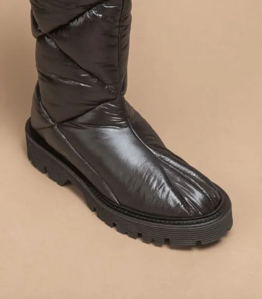 AMATERASU Quilted Nylon boot Black