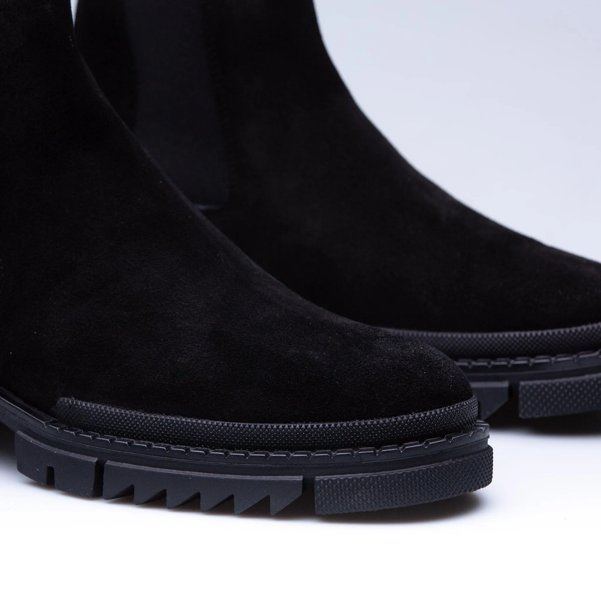 Black Alov Chelsea Boots