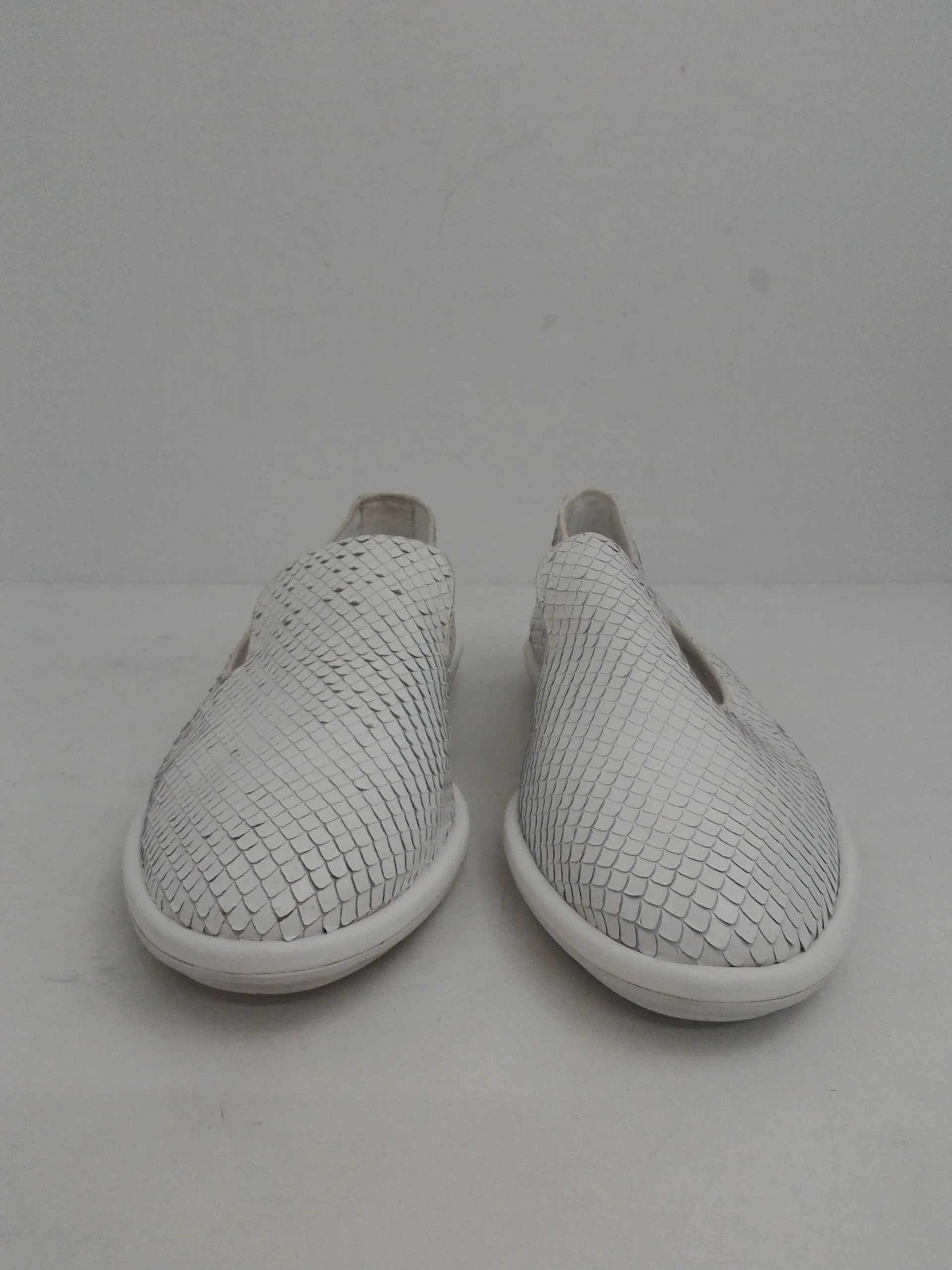 Calvin Klein Women's Issa White Leather Sneakers Size 7.5