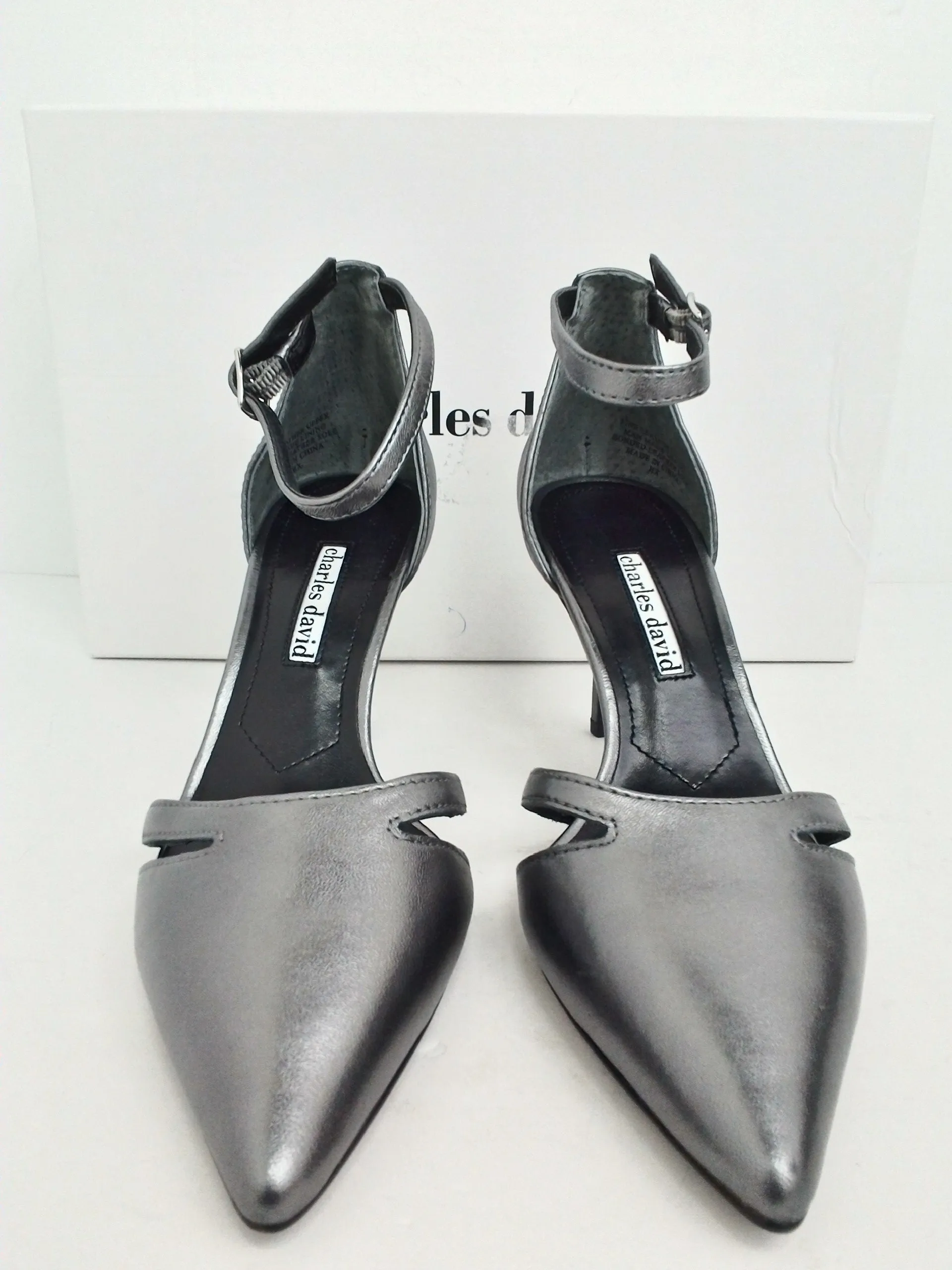 Charles David Women's Astrid Pewter Metallic Leather Upper Heels Size 6 M