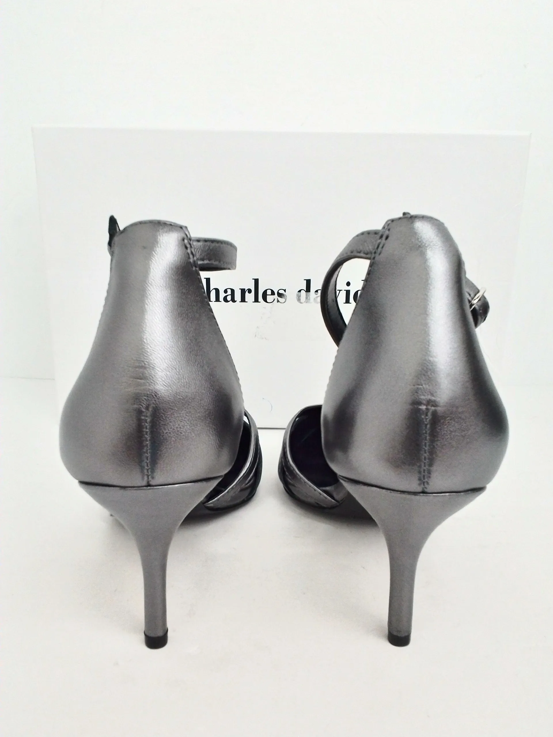 Charles David Women's Astrid Pewter Metallic Leather Upper Heels Size 6 M