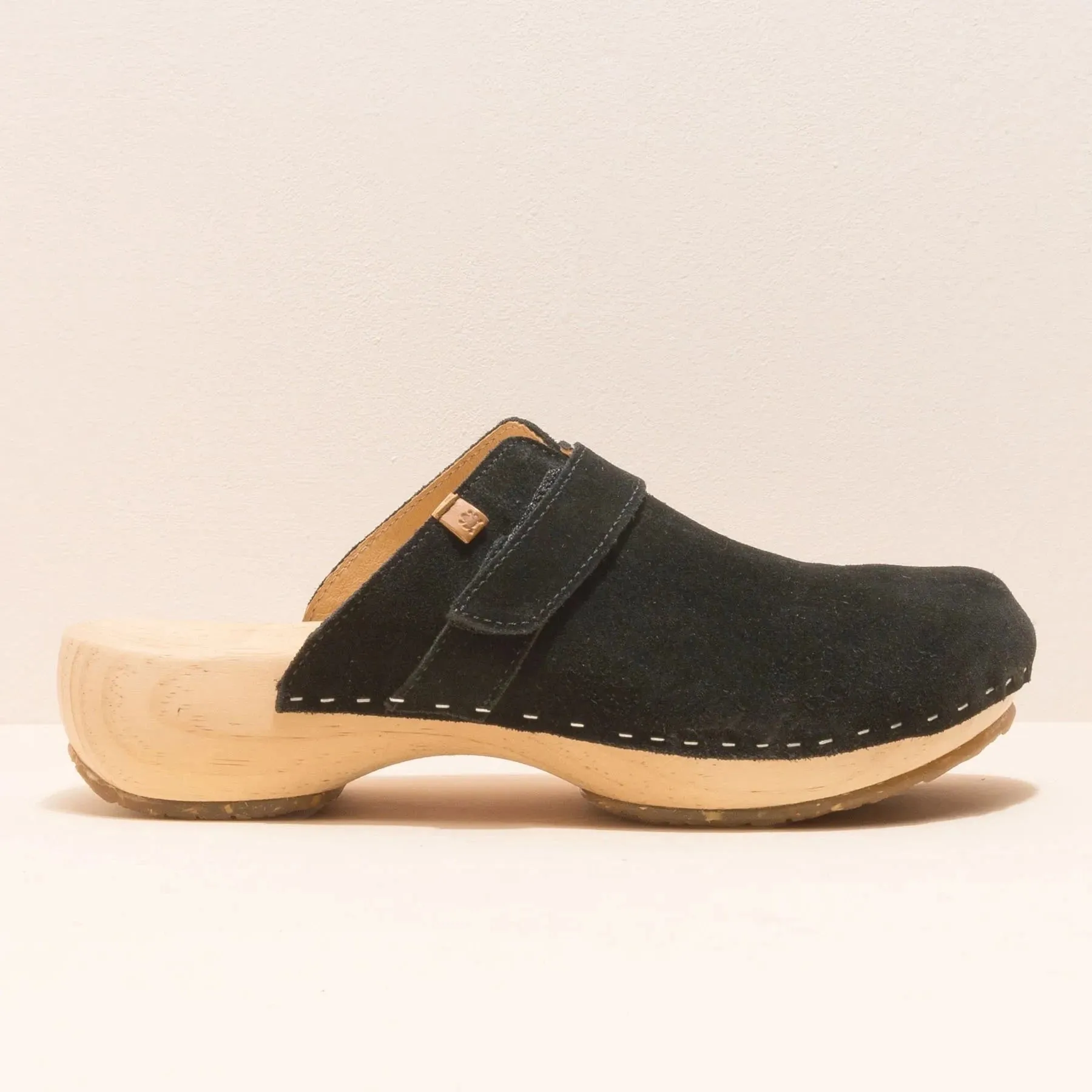 El Naturalista N5834 Clog in Black