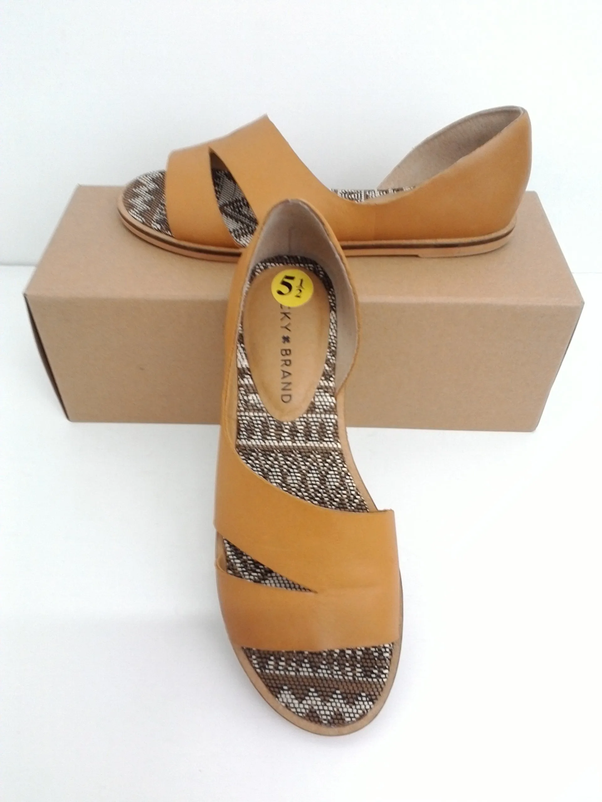 Lucky Brand LK Felicitas women. Leather upper. sandal. size 5.5 M