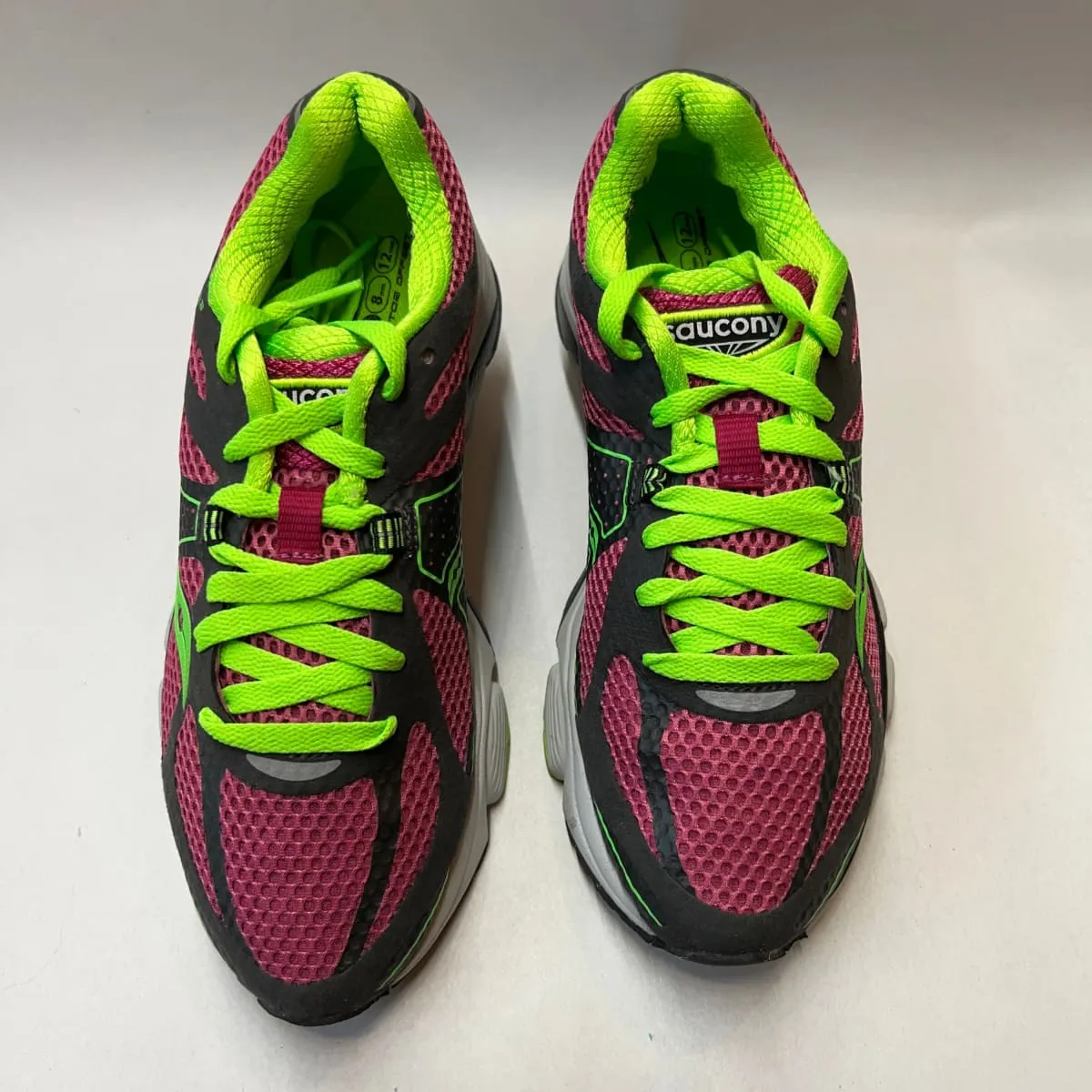 Women's Saucony ProGrid Mirage 3 Running Shoe Purple/Citron Size 6.5M Preowned